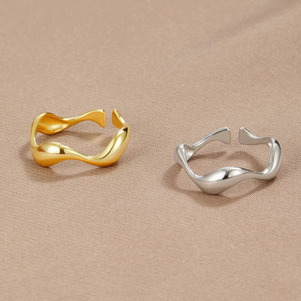 Alana - 18K Gold Wave Ring