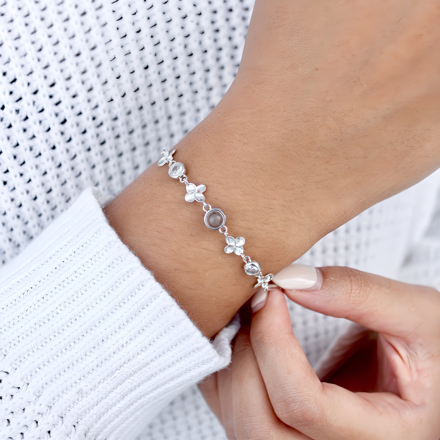 Magic Clover Projection Bracelet