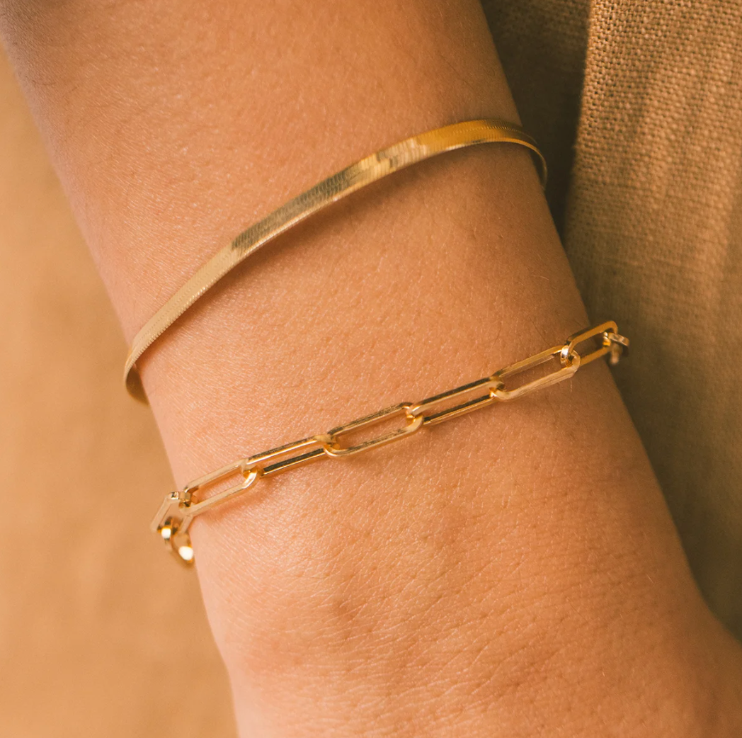 Freya - Elegant Paperclip Bracelet