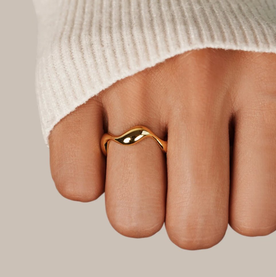Alana - 18K Gold Wave Ring