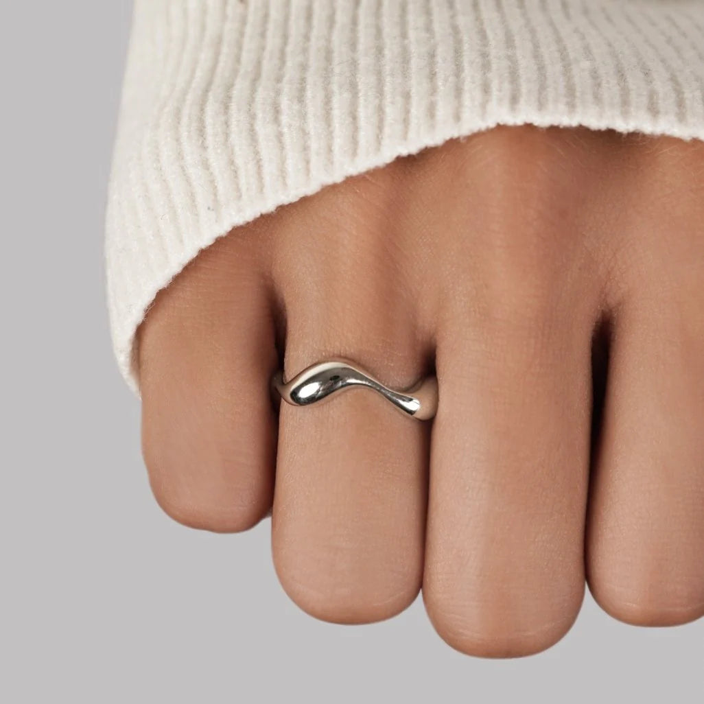 Alana - Silver Wave Ring
