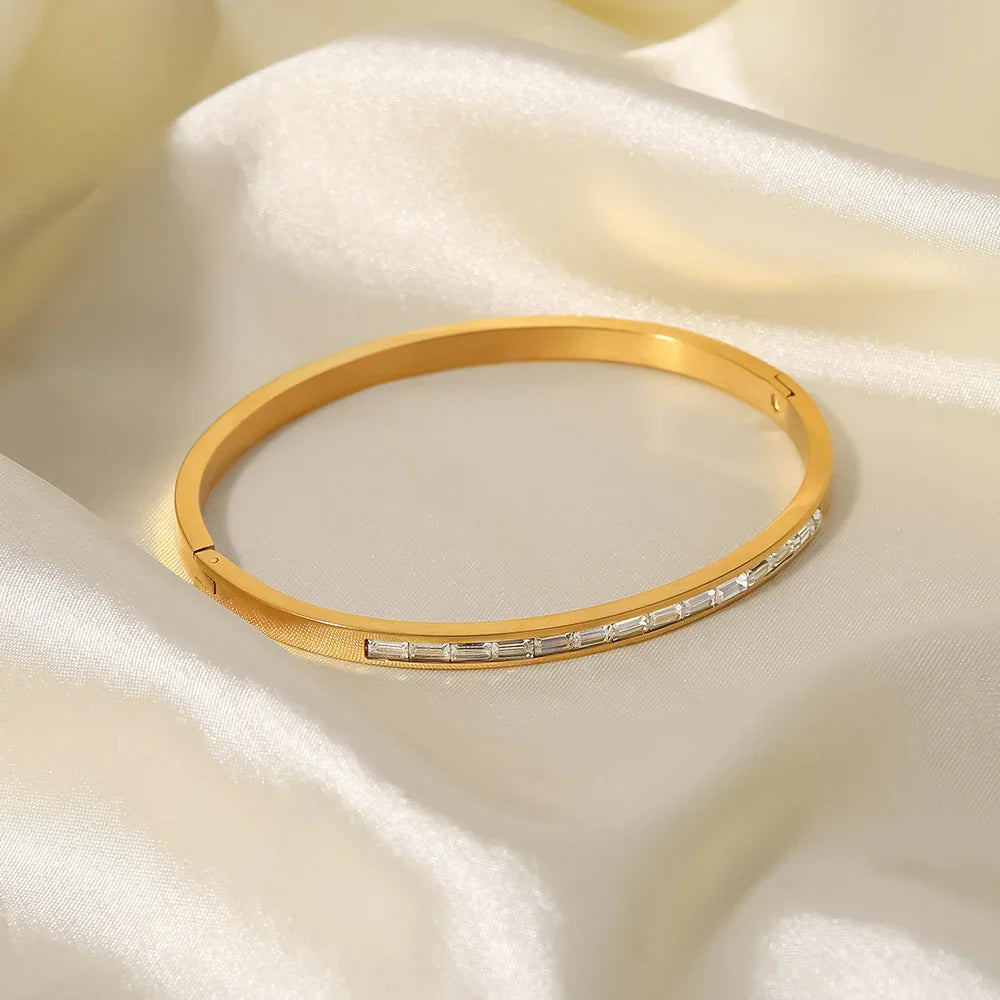 Orla - Gold Diamond Bangle