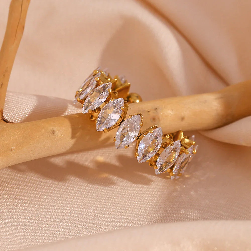 Delia - Diamond Ring