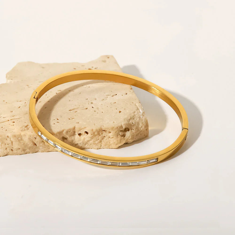 Orla - Gold Diamond Bangle