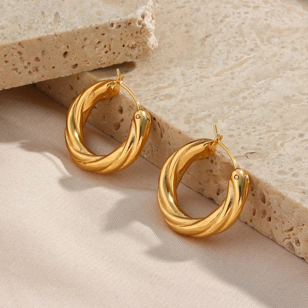 Viva- Twisted Hoop Earrings
