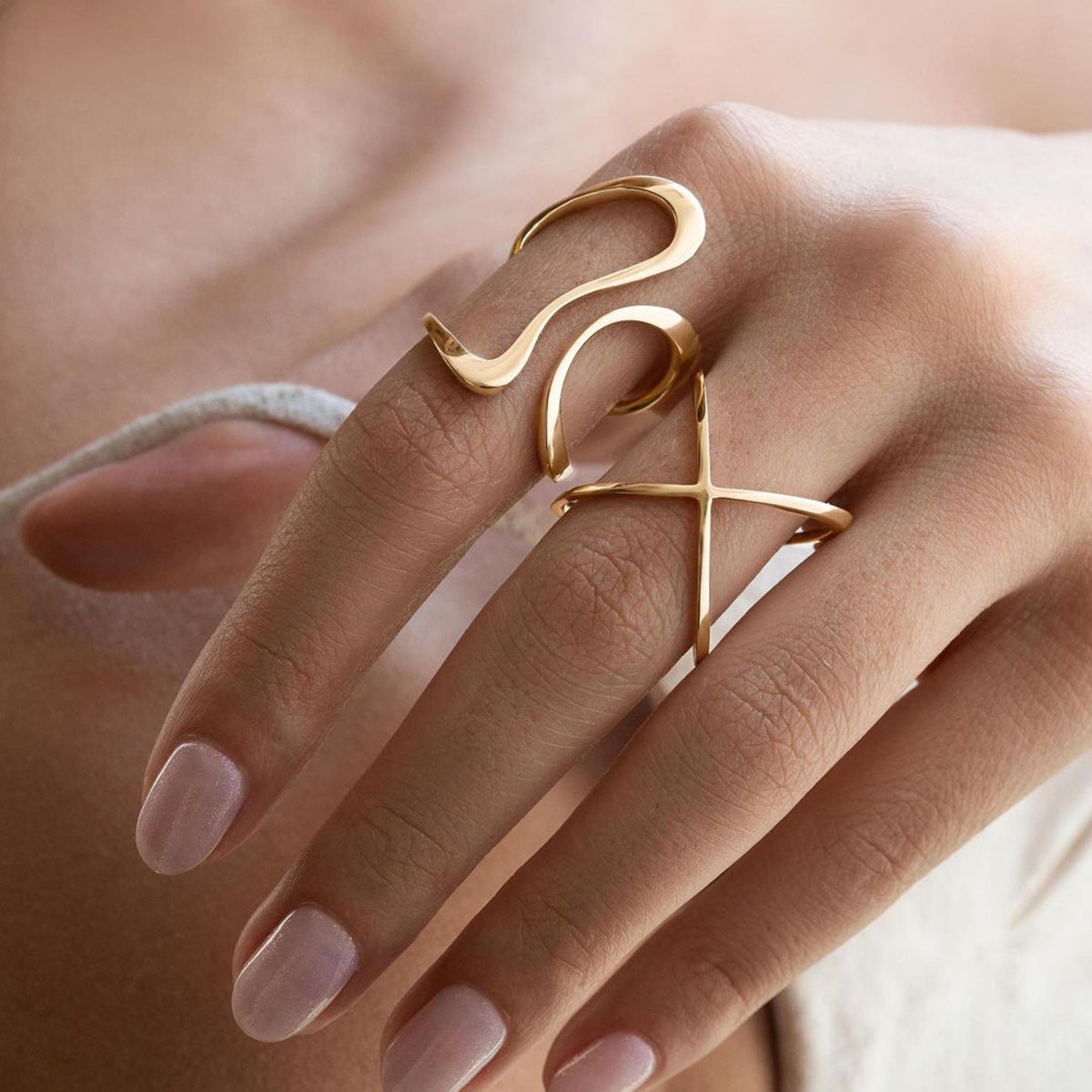 Amanda - Infinity Twist Ring