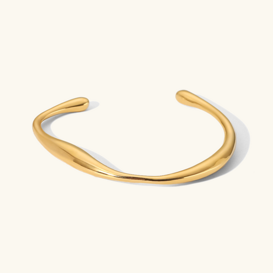 Kennedy - Curved Gold Bangle