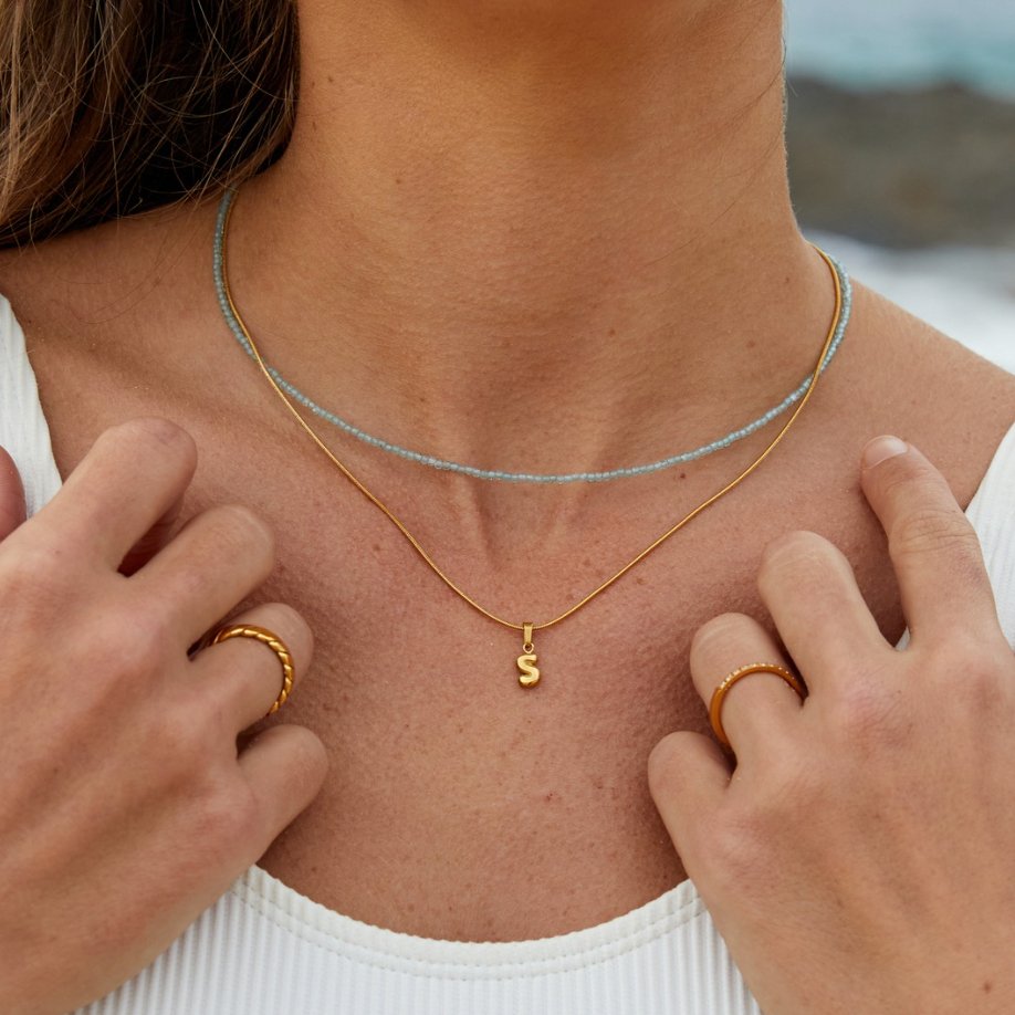 Esme - Bubble Letter Necklace Gold