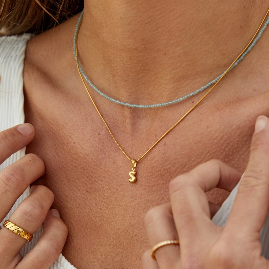 Esme - Bubble Letter Necklace Gold