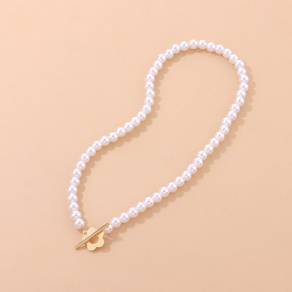 Elora - Flower Clasp Choker Necklace White