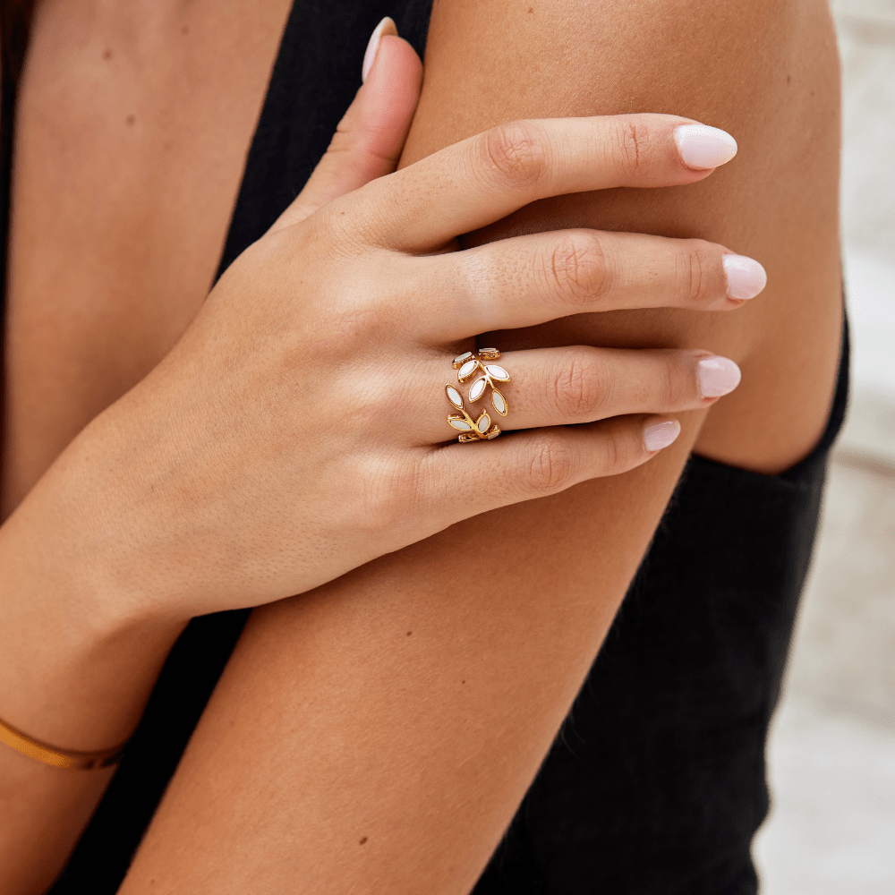 Avery - Gold Leaf Ring