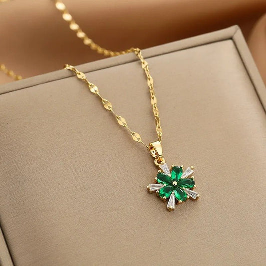 Roselle - Iconic Dainty Necklace Emerald Petals
