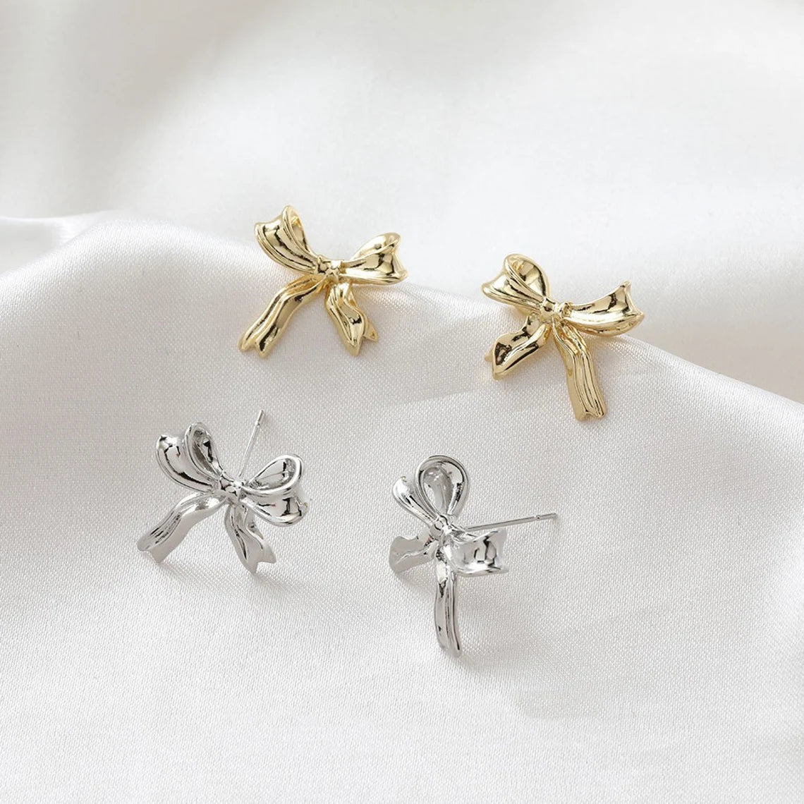 White Gold Earrings with Bow - Stud Earrings with Bow Pattern