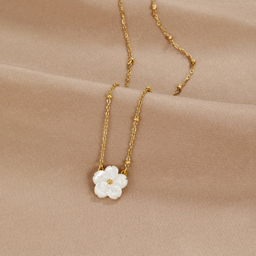 Emily - White Blossom Flower Necklace