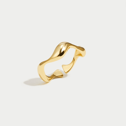 Alana - 18K Gold Wave Ring