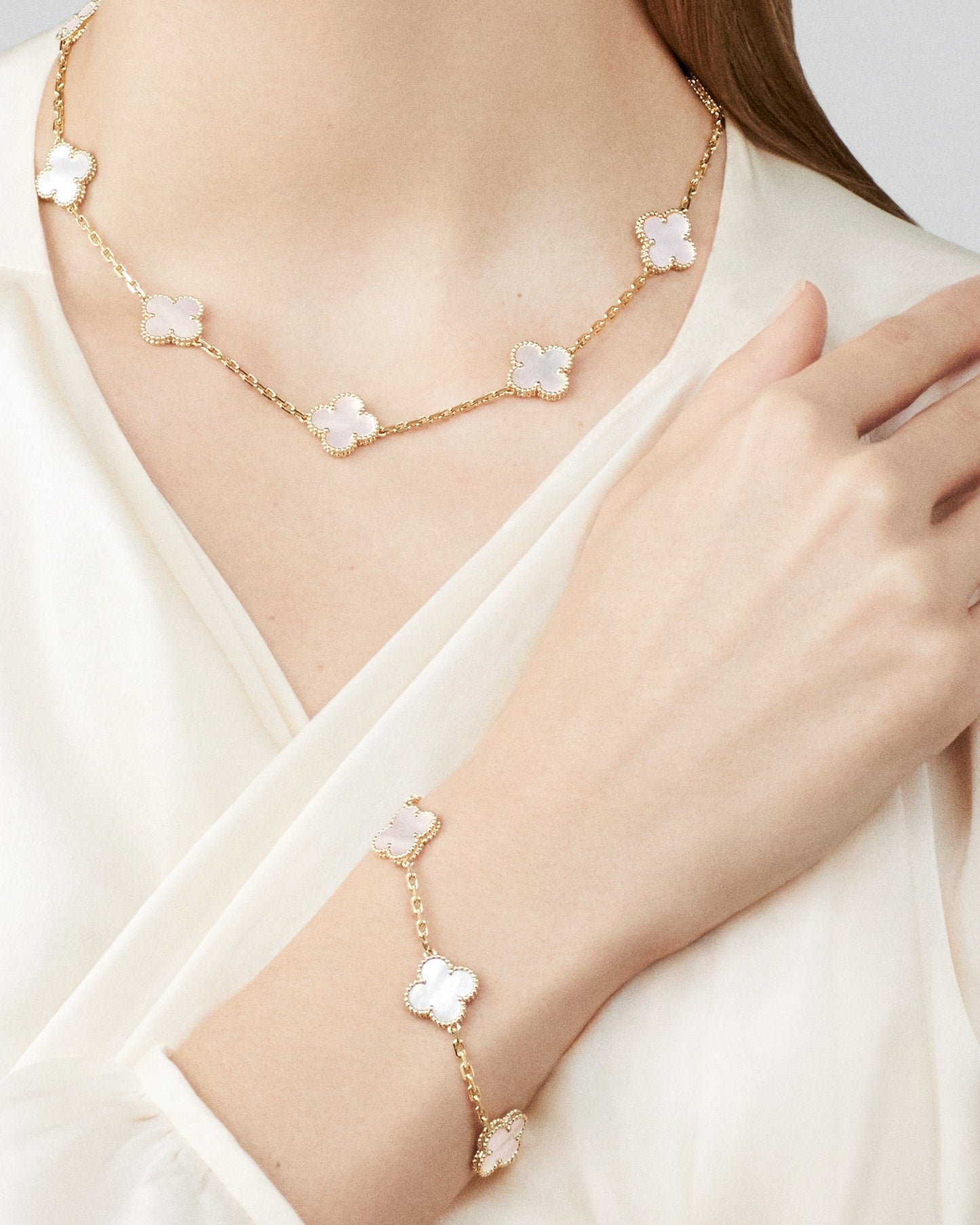 Cathy - Clover Necklace White