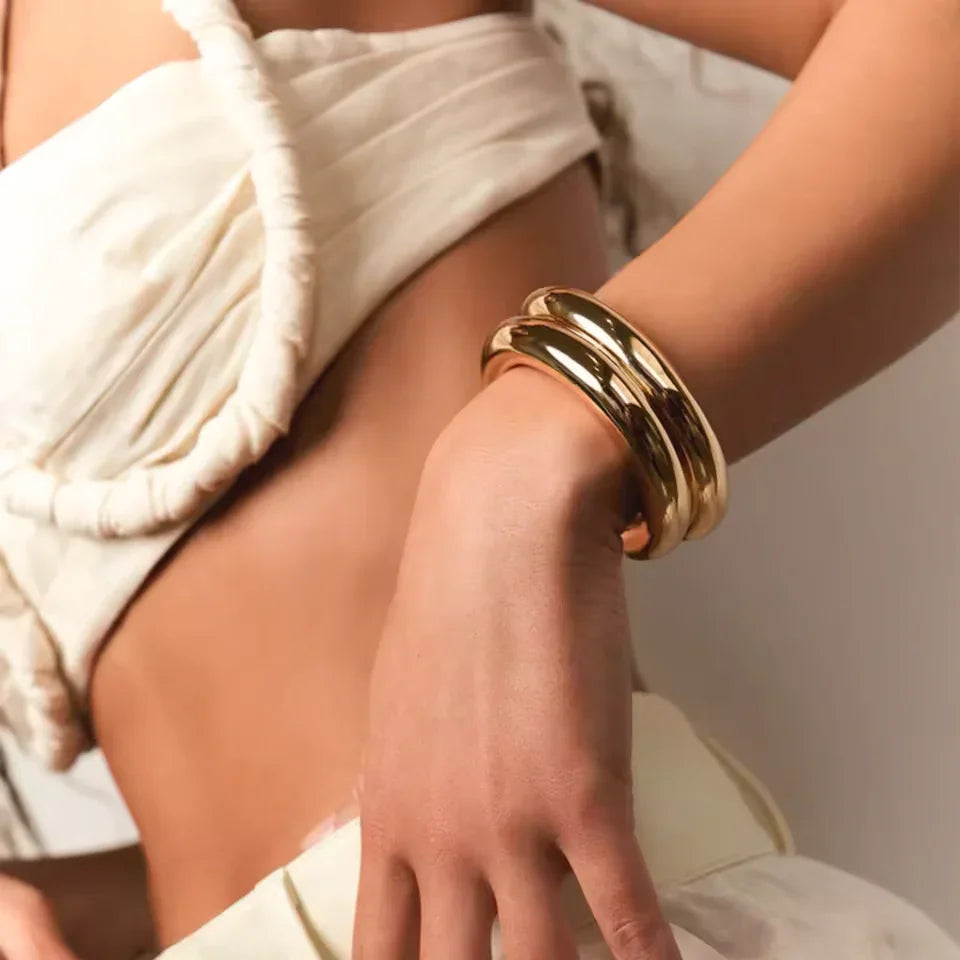 Freya - Smooth Gold Bangle