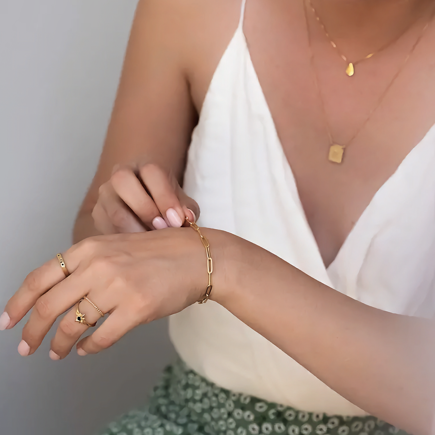 Freya - Elegant Paperclip Bracelet