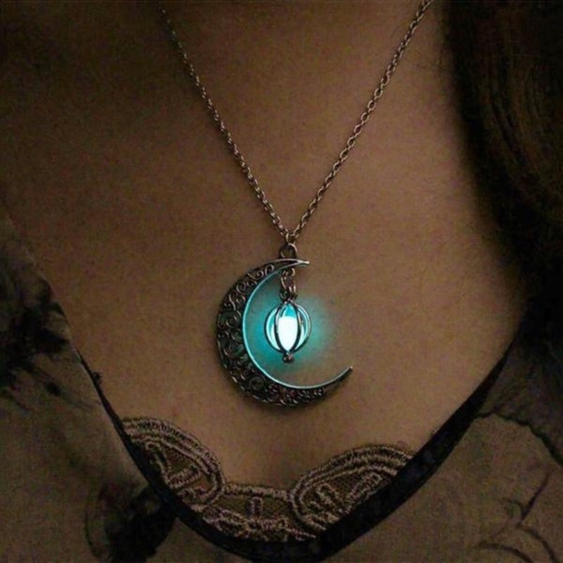 Hayley - Moonstone Necklace