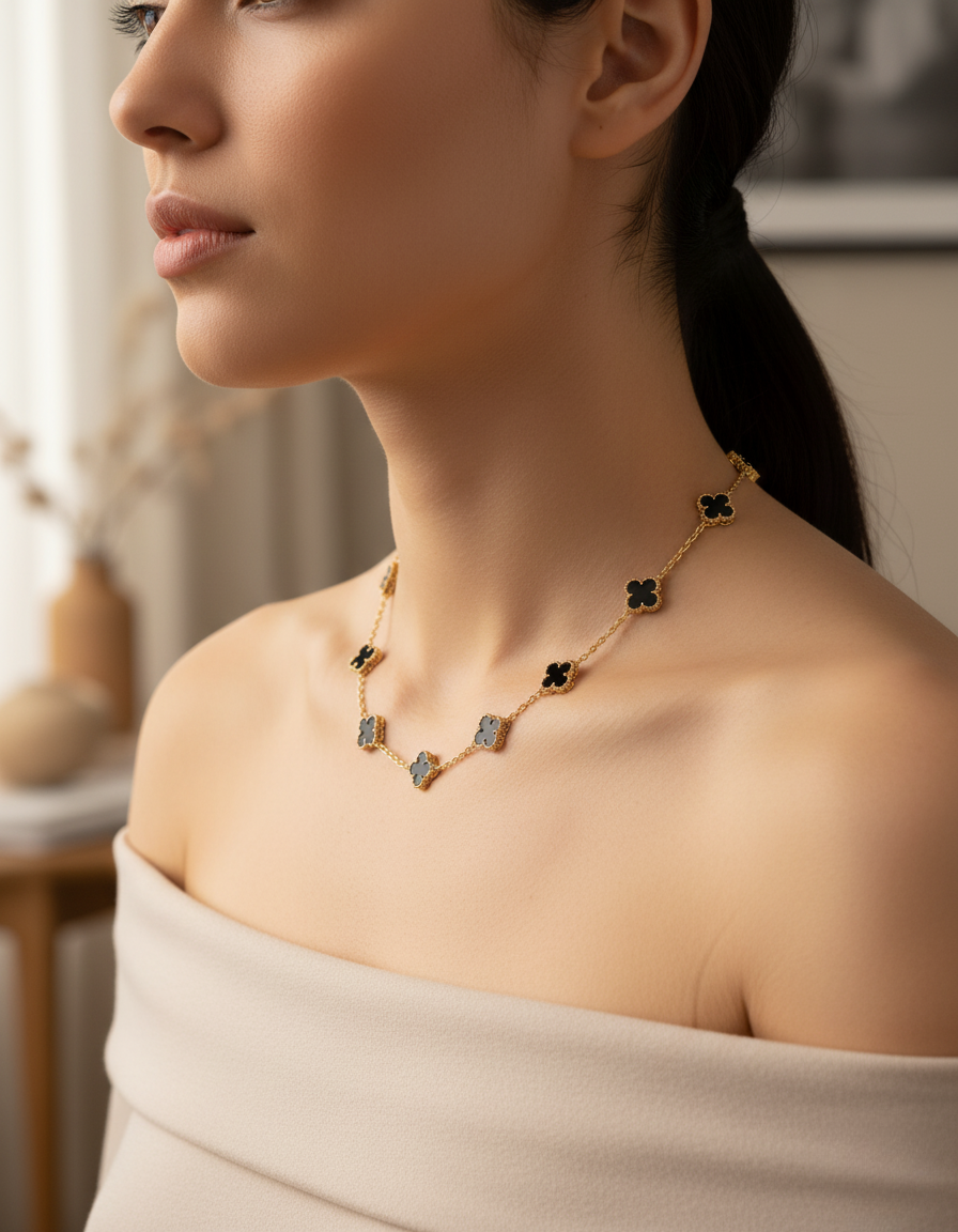 Cathy - Clover Necklace Black