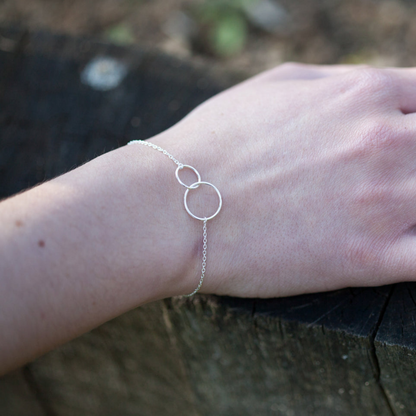 Intertwined Rings Bracelet - Interlocking Circles