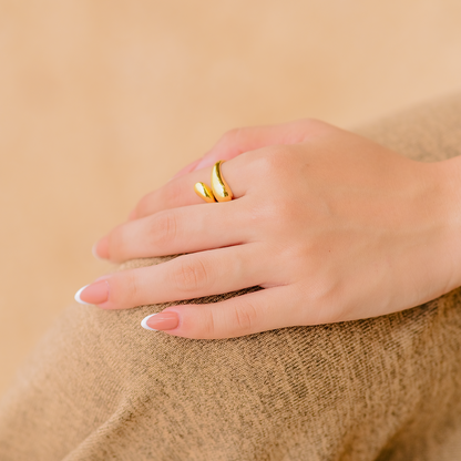 Chloe - Dainty Gold Ring