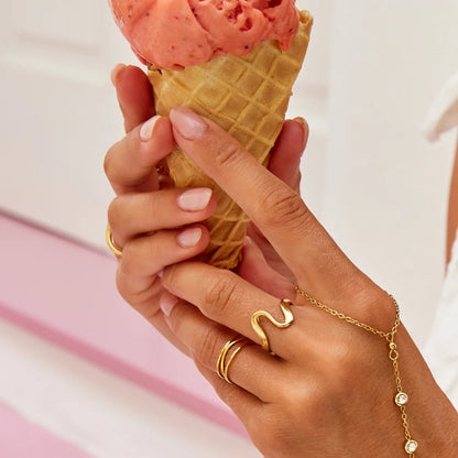 Anabelle - Gold Wave Ring