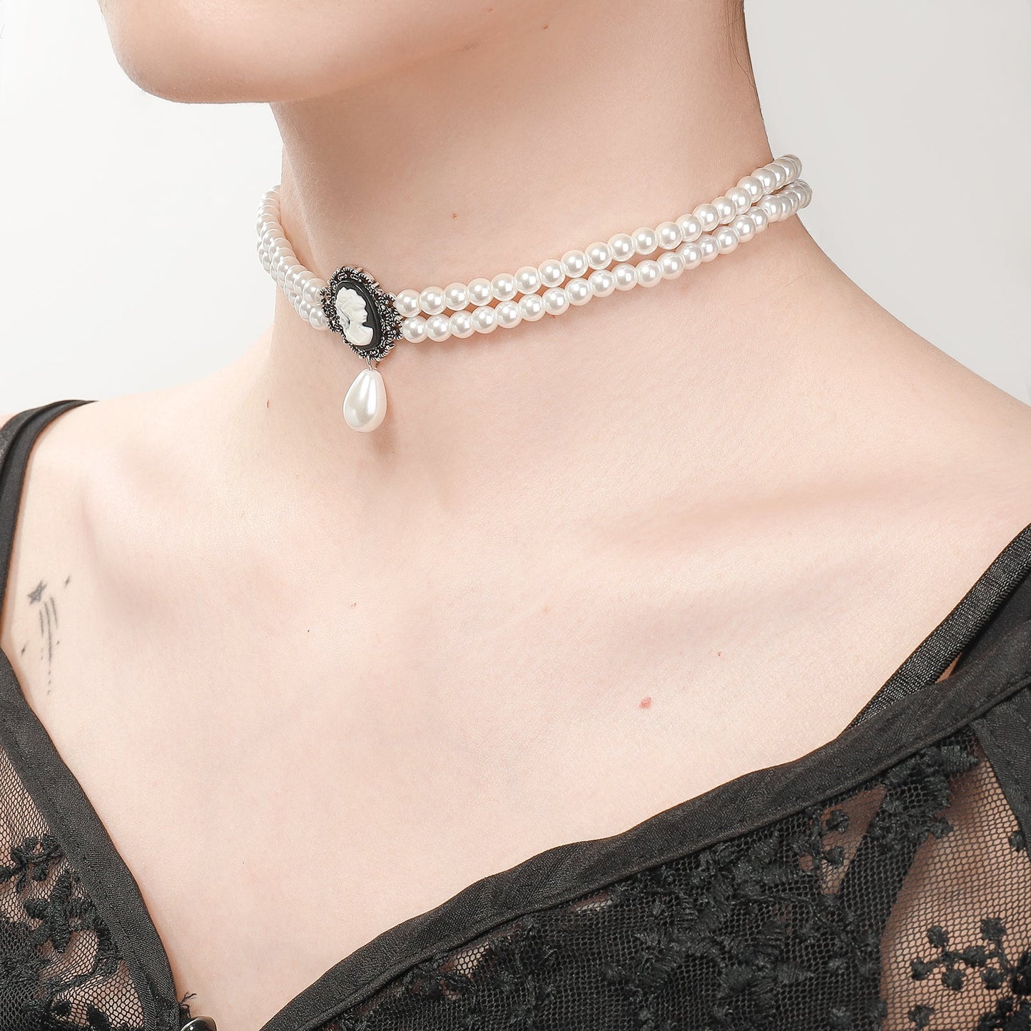 Davina - Dark Rose Beads Choker