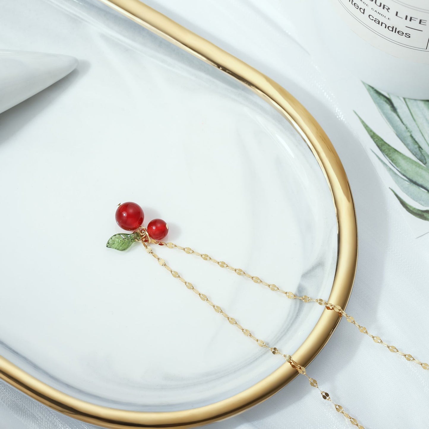 Vera - Cranberry Pendant Necklace