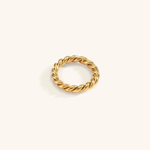 Kelly - Classic Twisted Ring