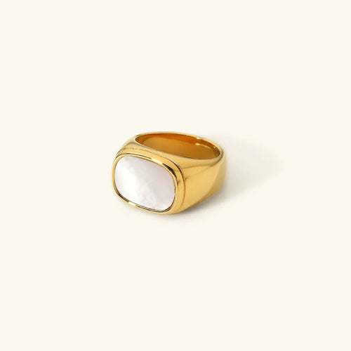 Lizzie - Square Shell Ring