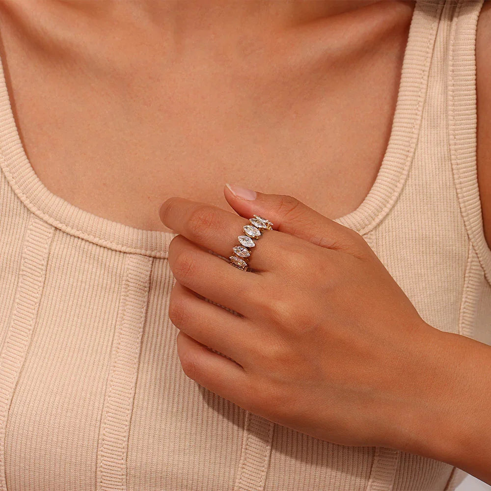 Delia - Diamond Ring