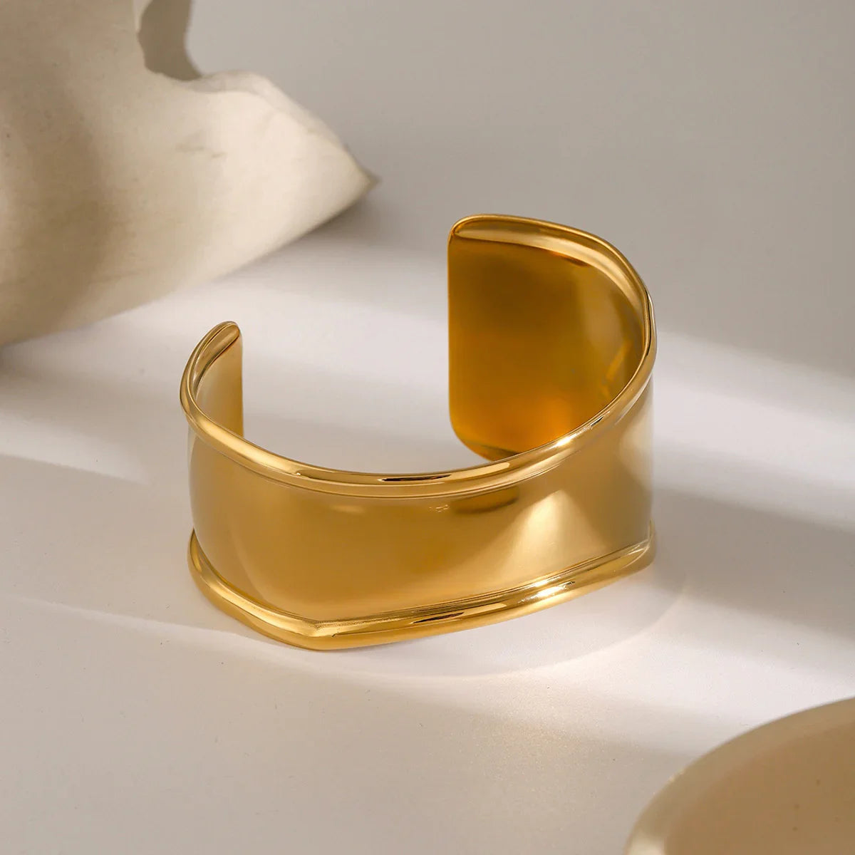 Querida - Curve Bangle