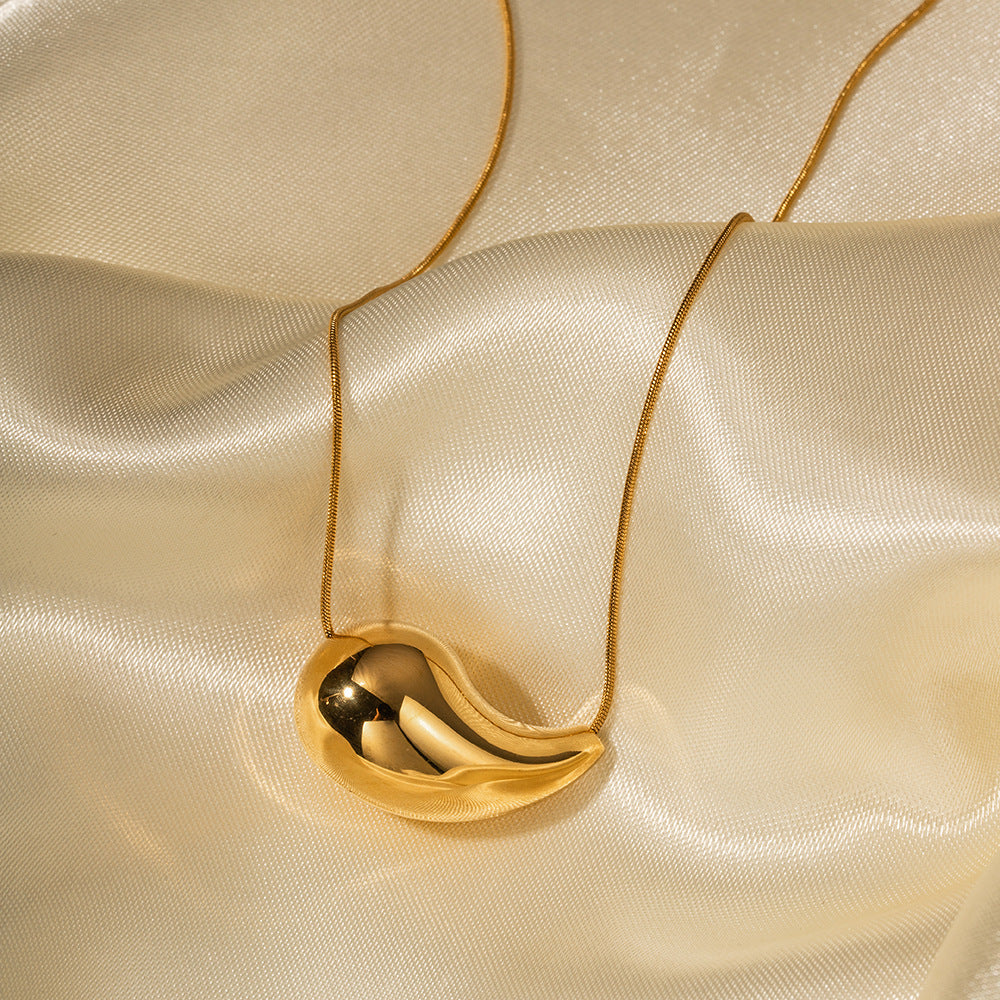 Malia - Sleek Bean Necklace
