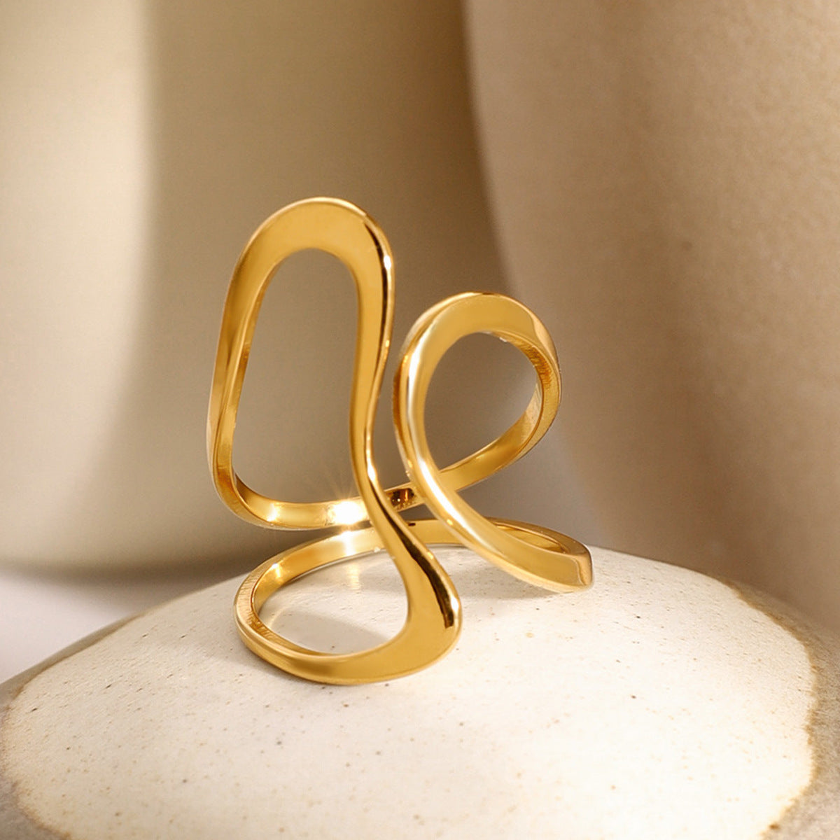 Amanda - Infinity Twist Ring