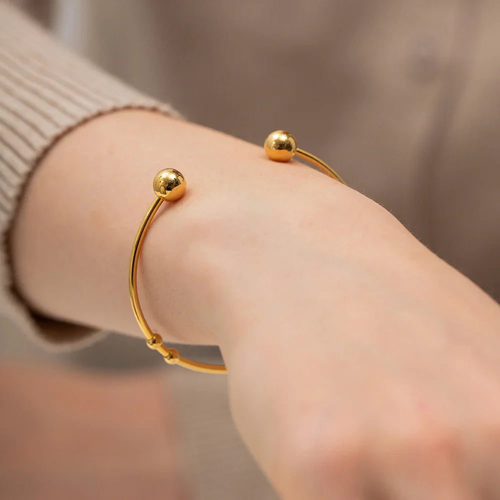 Cassidy - Gold Bangle