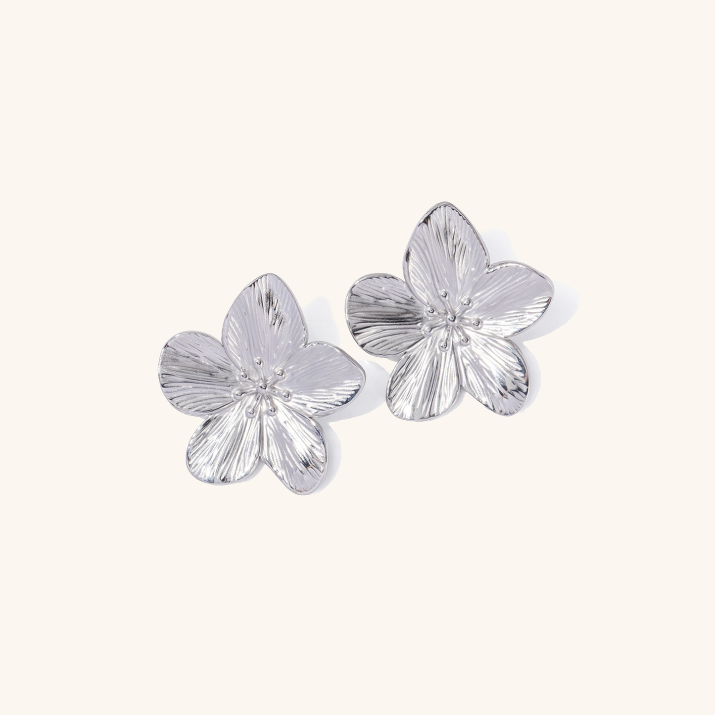 Allysa - Stylish Flower Earrings