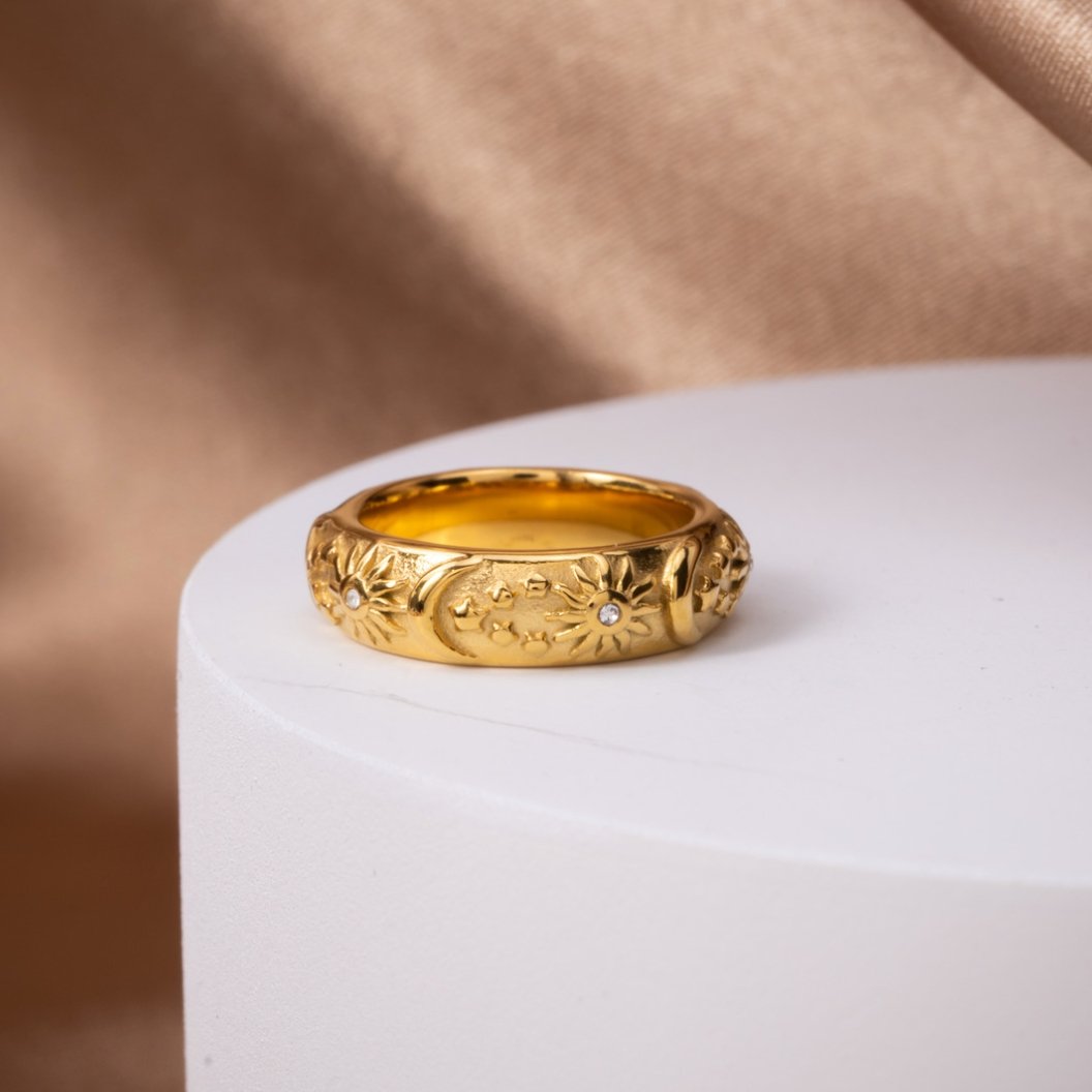 Delilah - Gold Ring