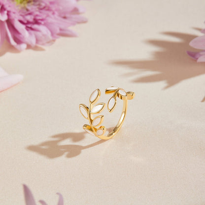 Avery - Gold Leaf Ring