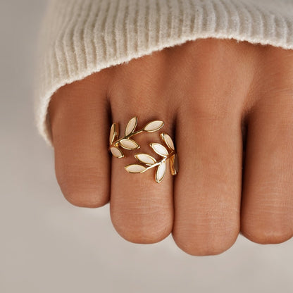 Avery - Gold Leaf Ring