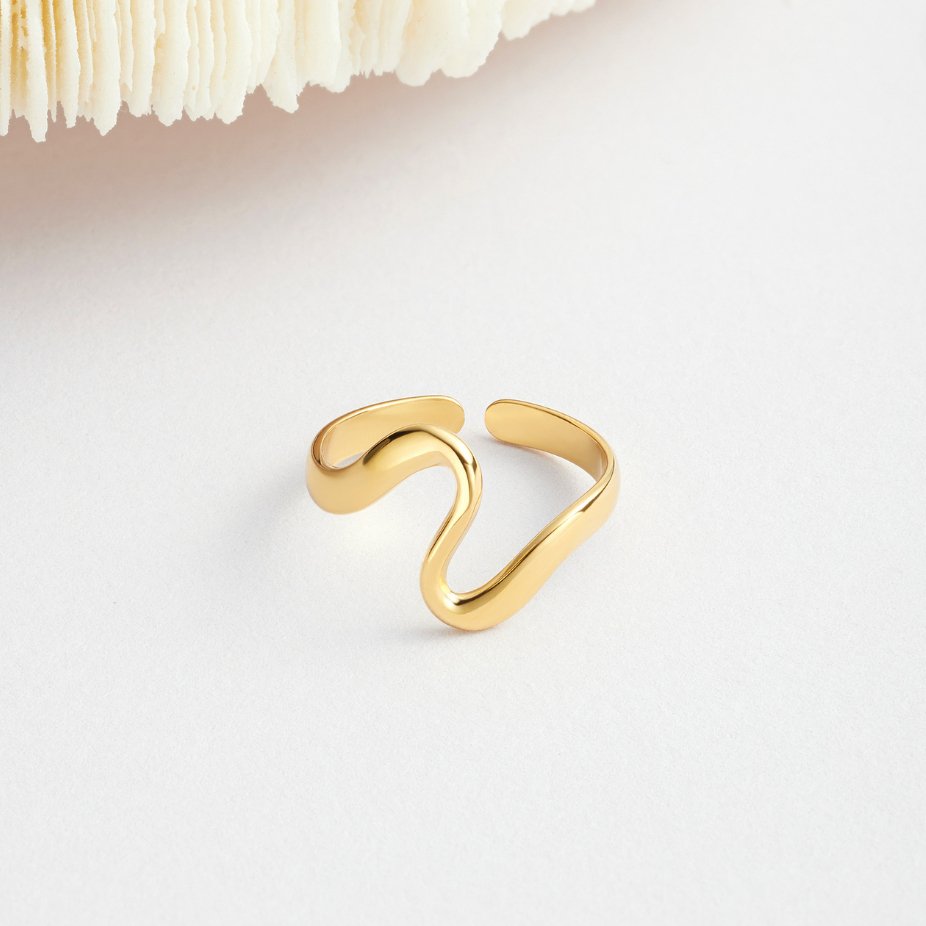 Anabelle - Gold Wave Ring