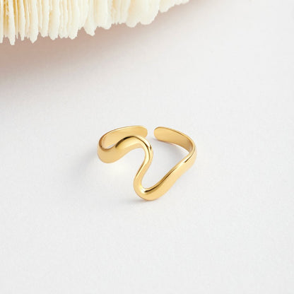 Anabelle - Gold Wave Ring