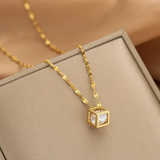 Roselle - Iconic Dainty Necklace Diamond
