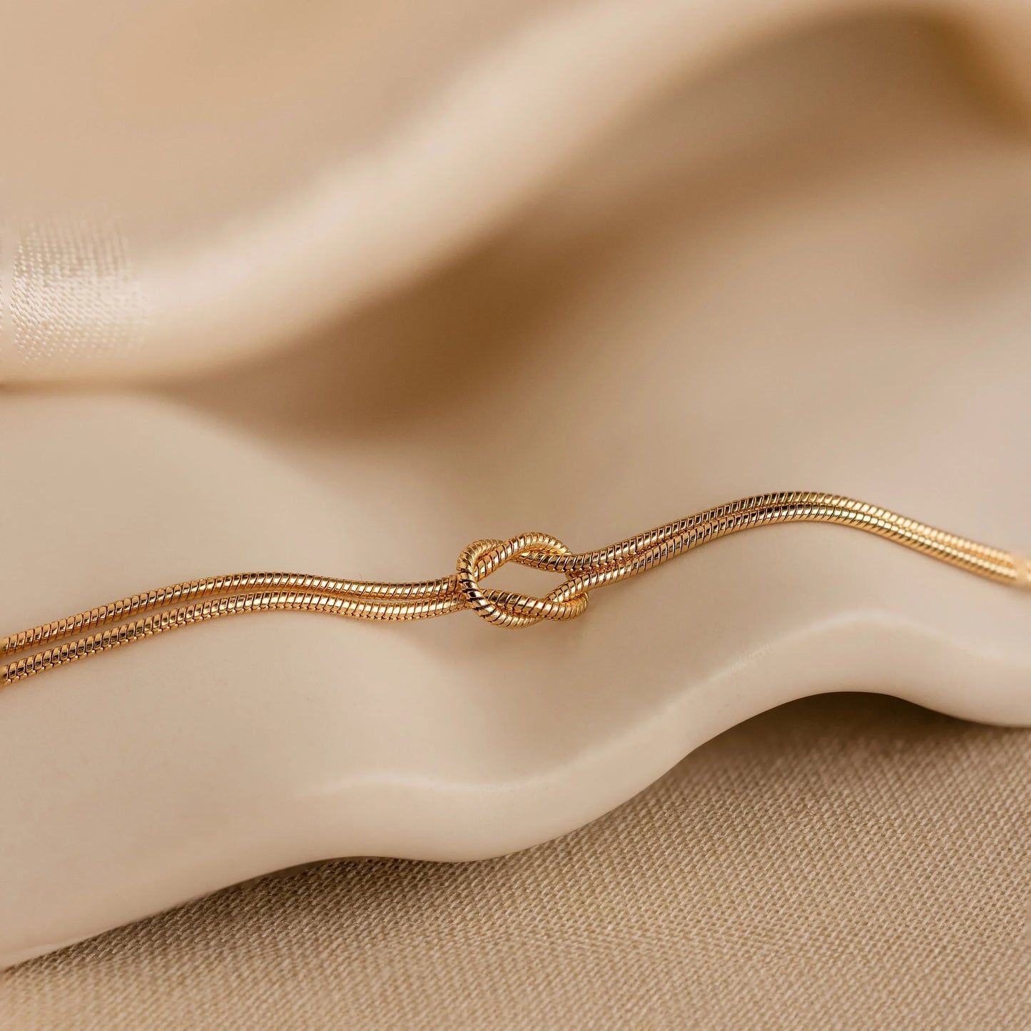 Gina - Love Knot Bracelet
