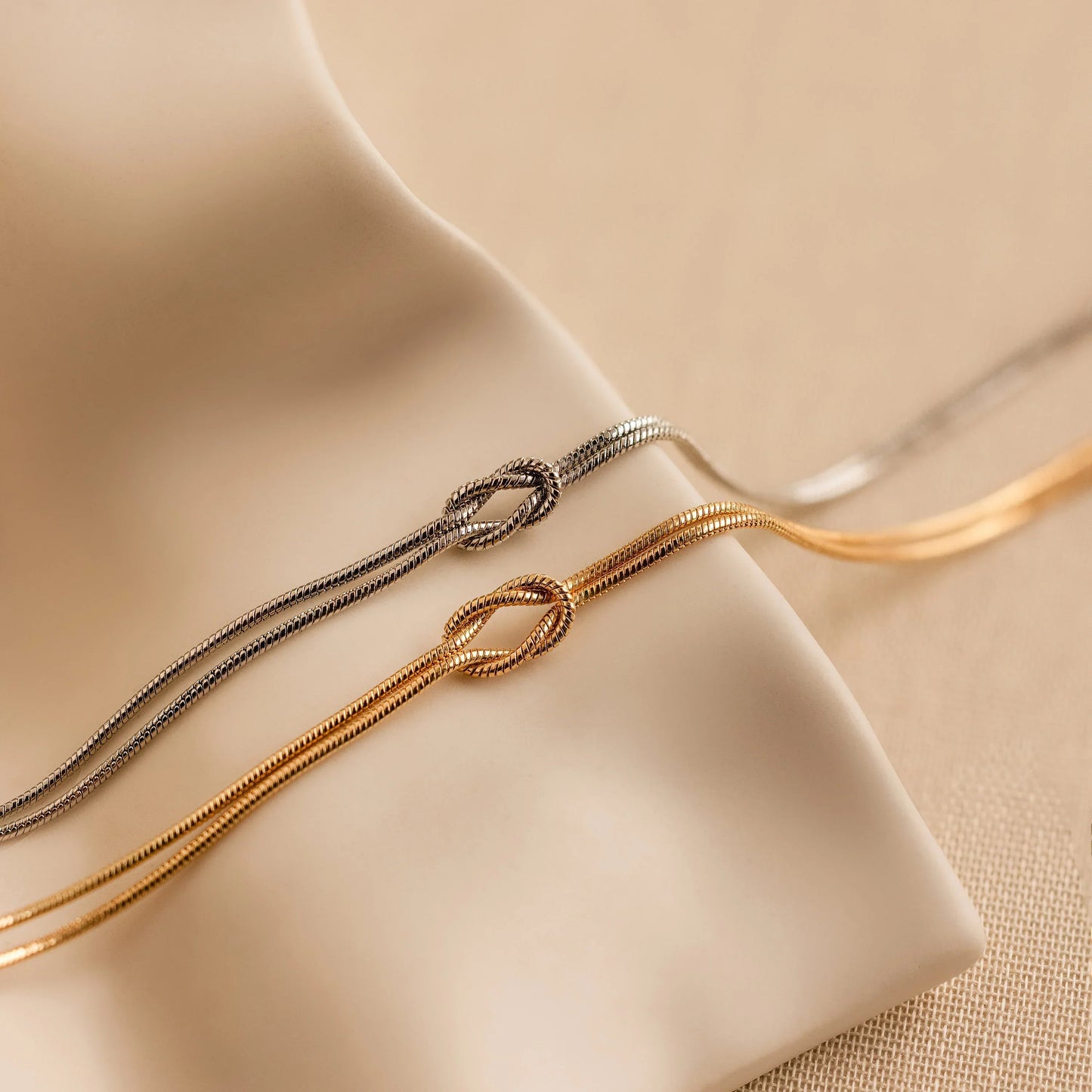 Gina - Love Knot Bracelet