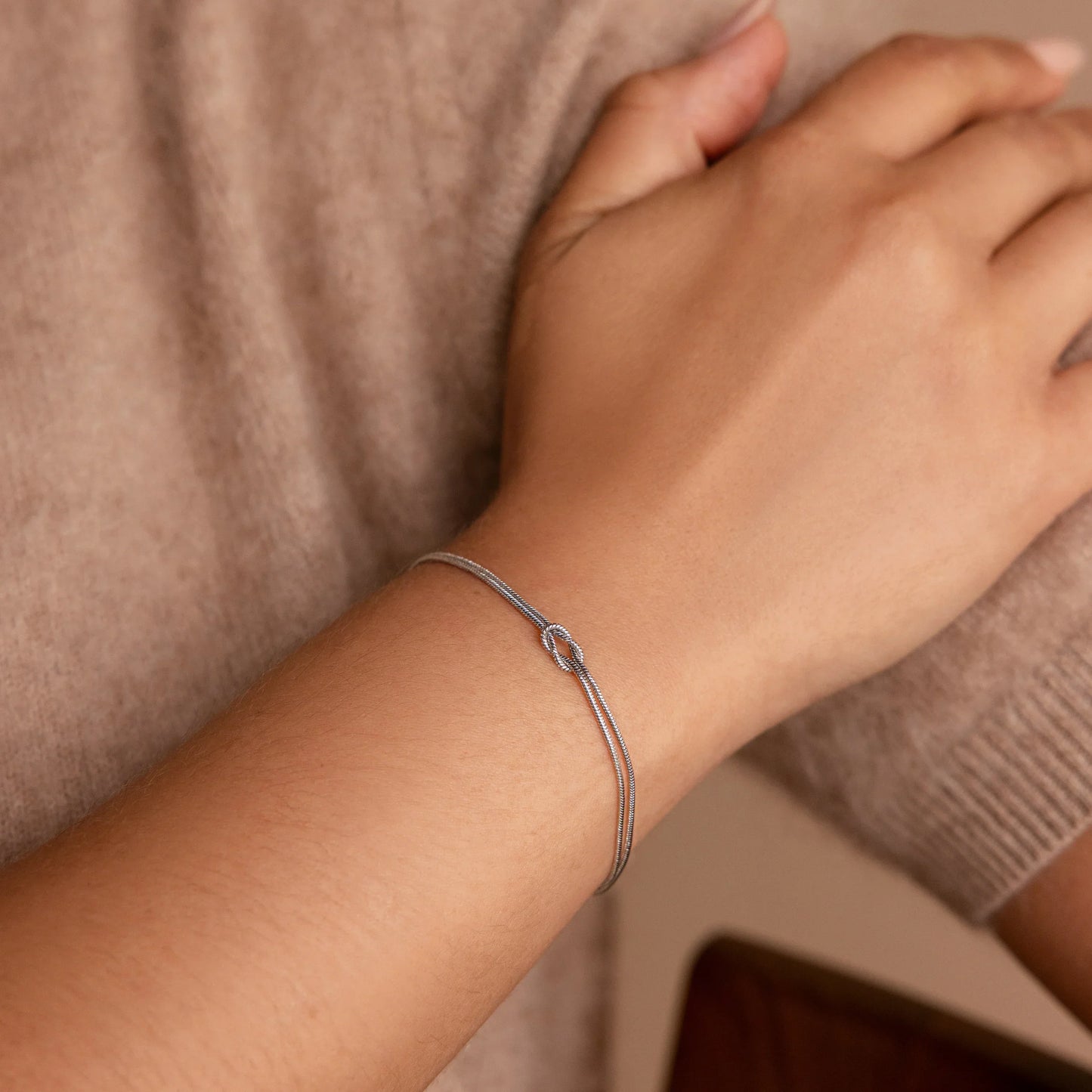 Gina - Love Knot Bracelet