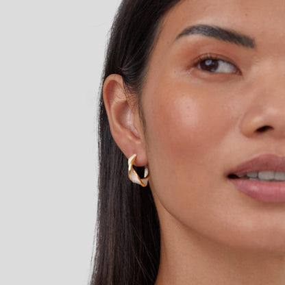 Zoe - Pearl Twist Hoop Earrings
