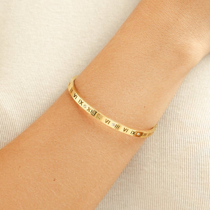 Sierra - Roman Gold Bangle