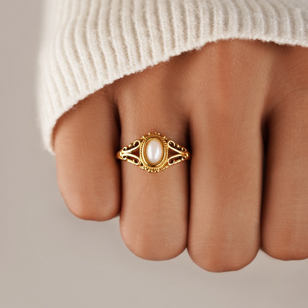 Eliza - Vintage Royal Pearl Ring