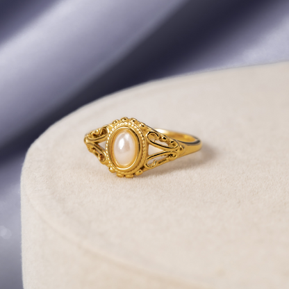 Eliza - Vintage Royal Pearl Ring
